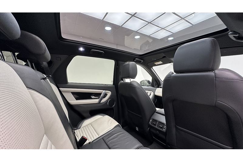 Land Rover Discovery Sport P300e Urban Edition - U1976