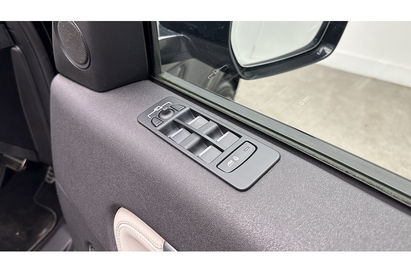 Land Rover Discovery Sport P300e Urban Edition - U1976