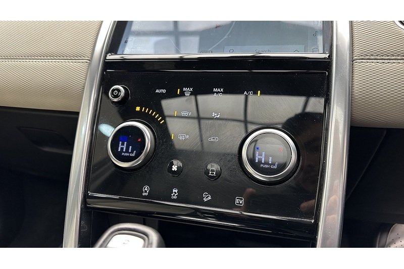 Land Rover Discovery Sport P300e Urban Edition - U1976