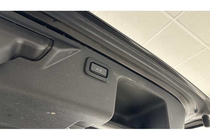 Land Rover Discovery Sport P300e Urban Edition - U1976