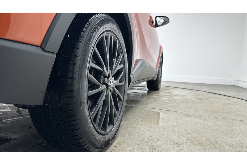Toyota C-HR VVT-h Orange Edition - U1977