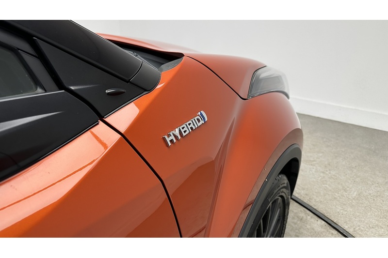 Toyota C-HR VVT-h Orange Edition - U1977