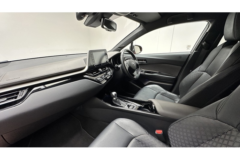 Toyota C-HR VVT-h Orange Edition - U1977