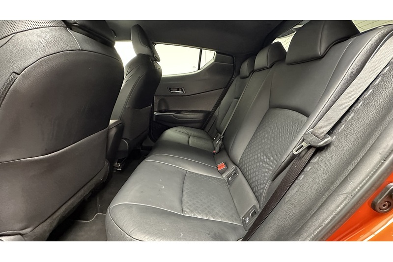 Toyota C-HR VVT-h Orange Edition - U1977