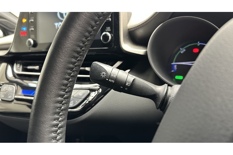 Toyota C-HR VVT-h Orange Edition - U1977