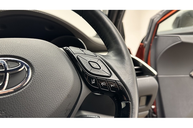 Toyota C-HR VVT-h Orange Edition - U1977