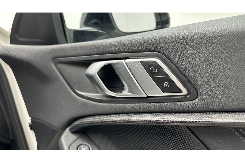 BMW 1 Series 118i Sport - U2014