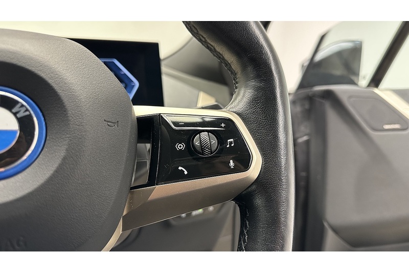 BMW iX 50 M Sport Edition - U2016