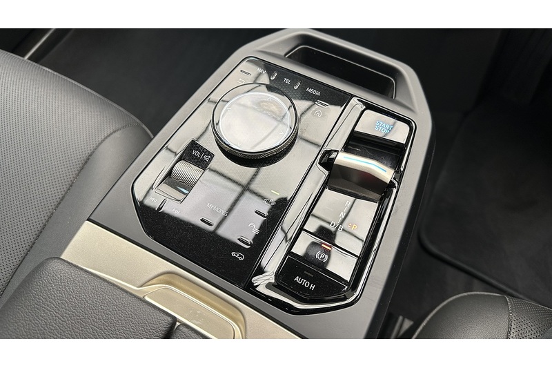 BMW iX 50 M Sport Edition - U2016