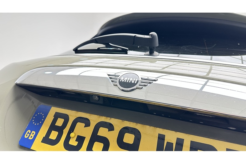 MINI Hatch Cooper S Exclusive - U2025