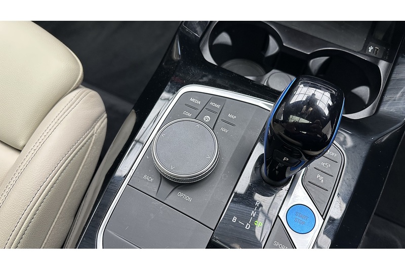 BMW iX3 M Sport Pro - U2046