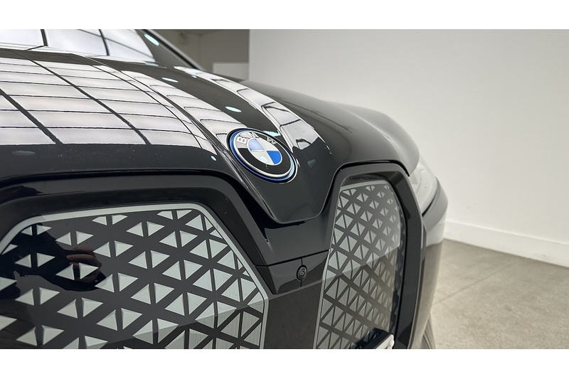 BMW iX 40 M Sport Edition - U2074