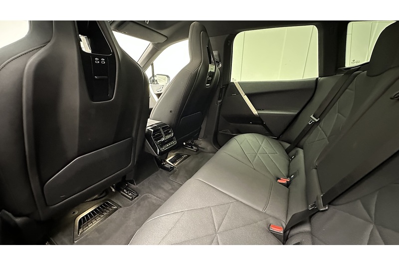 BMW iX 40 M Sport Edition - U2074