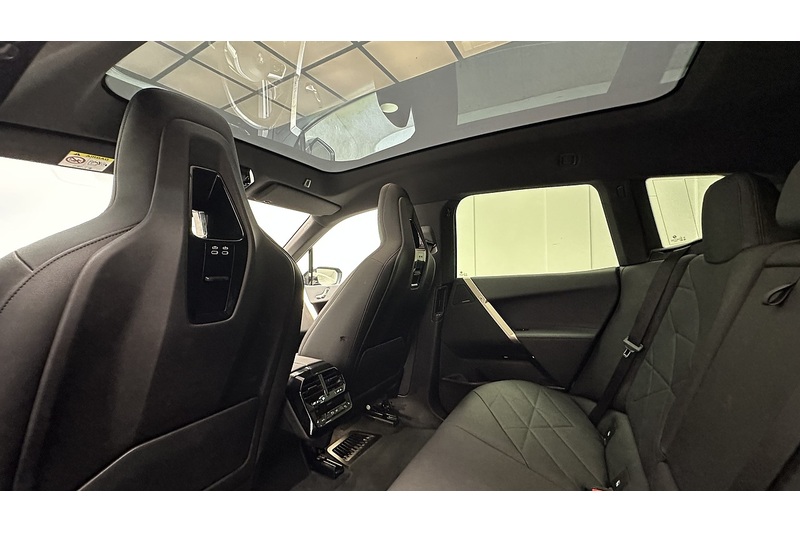 BMW iX 40 M Sport Edition - U2074