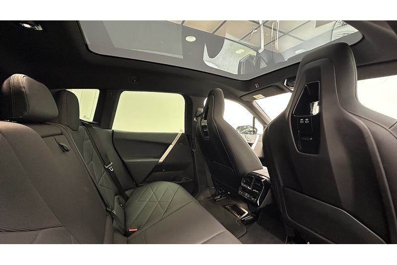 BMW iX 40 M Sport Edition - U2074