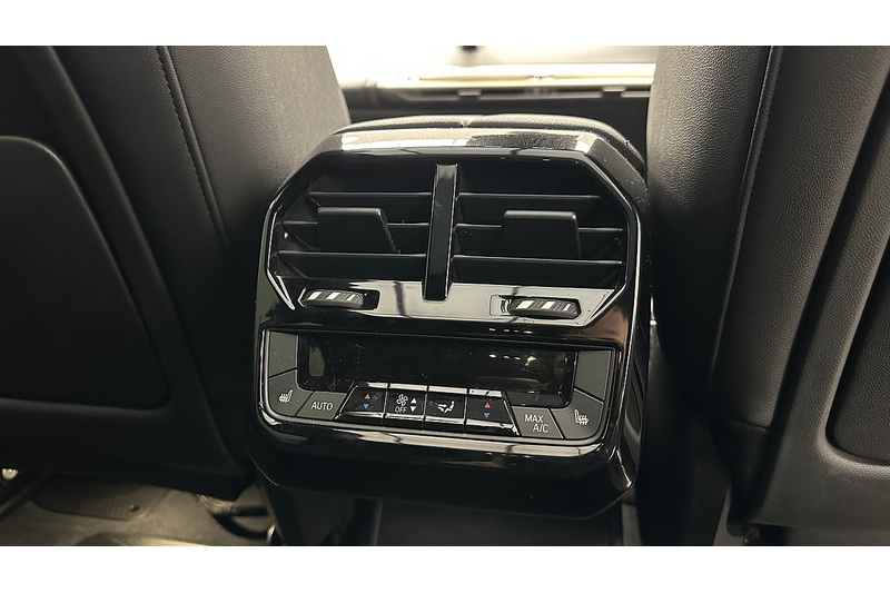 BMW iX 40 M Sport Edition - U2074