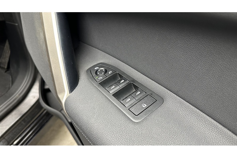 BMW iX 40 M Sport Edition - U2074