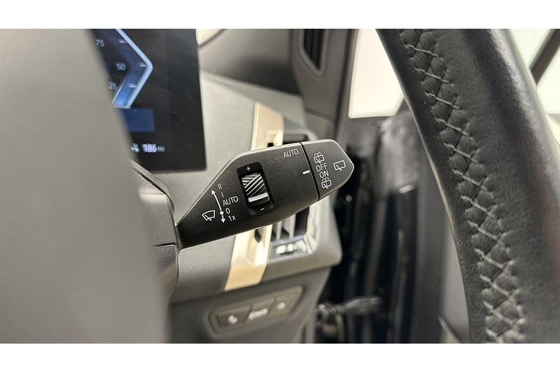 BMW iX 40 M Sport Edition - U2074