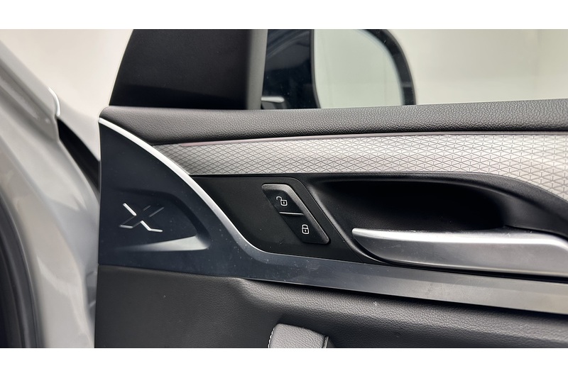 BMW X3 20i M Sport - U2076