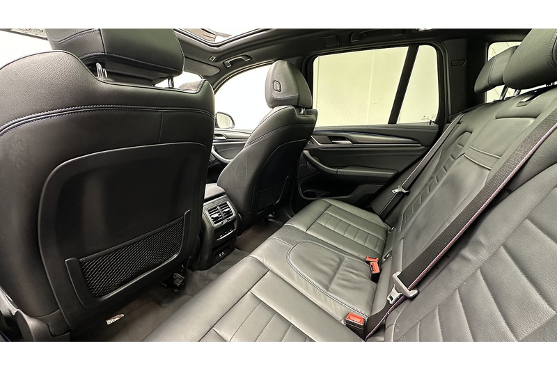 BMW iX3 M Sport Pro - U2082