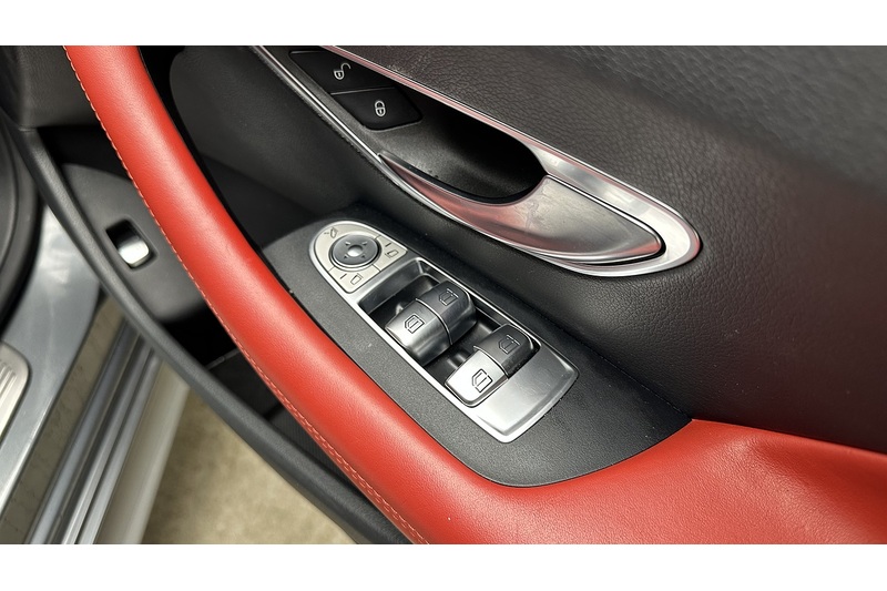 Mercedes-Benz E Class E300 AMG Line - U2094