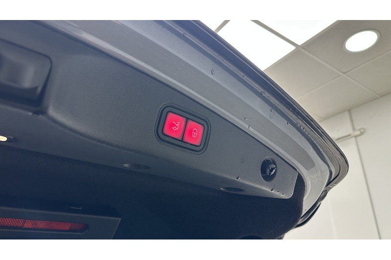 Mercedes-Benz E Class E300 AMG Line - U2094