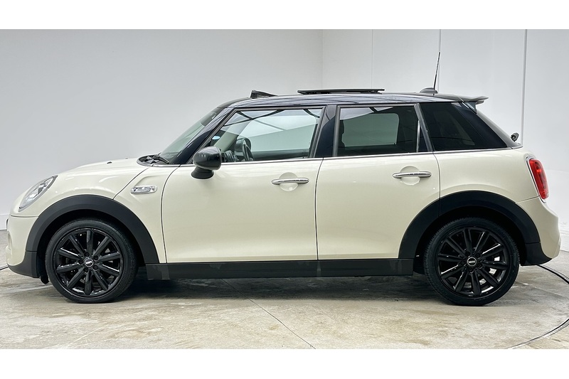 MINI Hatch Cooper SD - U2104