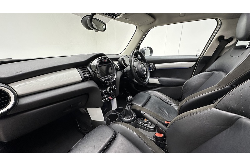 MINI Hatch Cooper SD - U2104