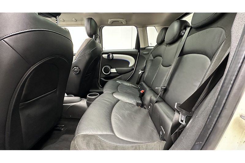 MINI Hatch Cooper SD - U2104