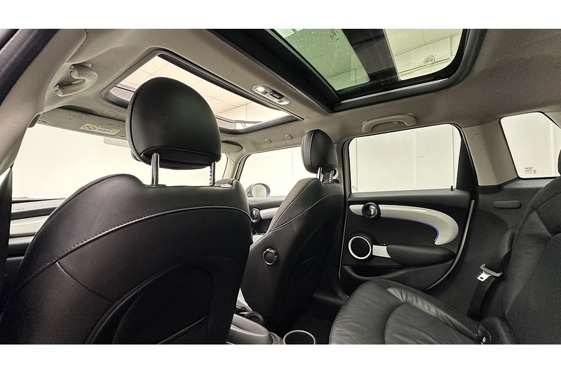 MINI Hatch Cooper SD - U2104