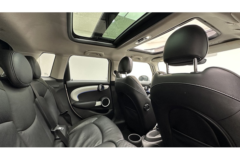 MINI Hatch Cooper SD - U2104