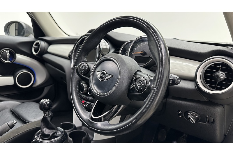MINI Hatch Cooper SD - U2104