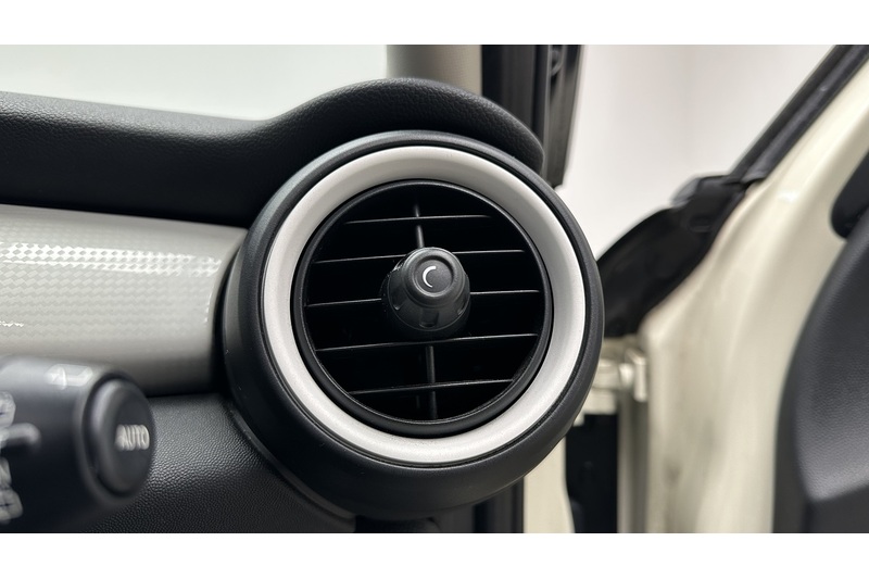 MINI Hatch Cooper SD - U2104