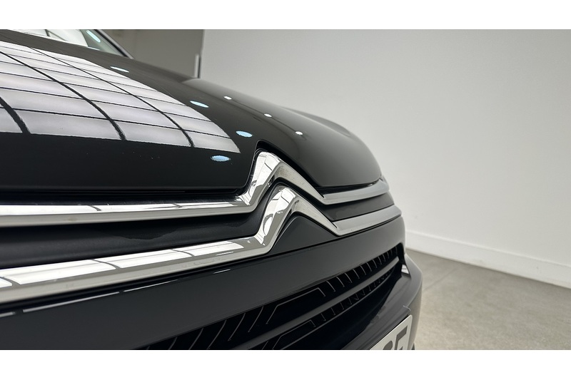 Citroen e-C4 Shine Plus - U2125