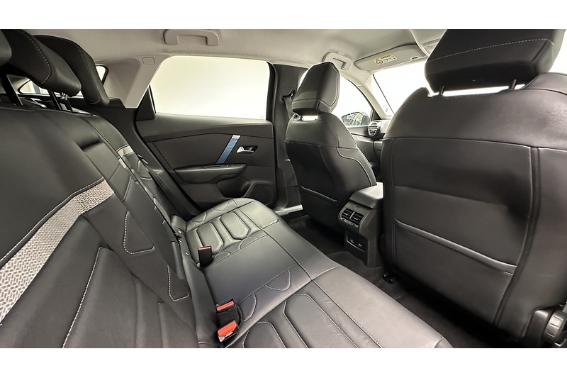 Citroen e-C4 Shine Plus - U2125