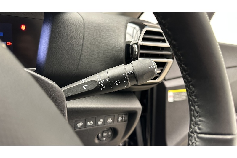 Citroen e-C4 Shine Plus - U2125