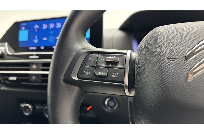 Citroen e-C4 Shine Plus - U2125