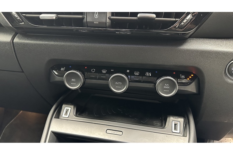 Citroen e-C4 Shine Plus - U2125