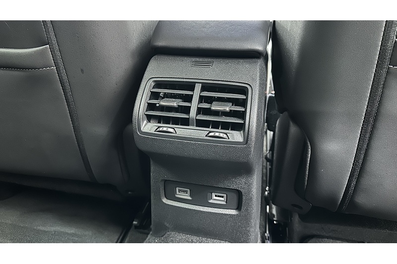 Citroen e-C4 Shine Plus - U2127