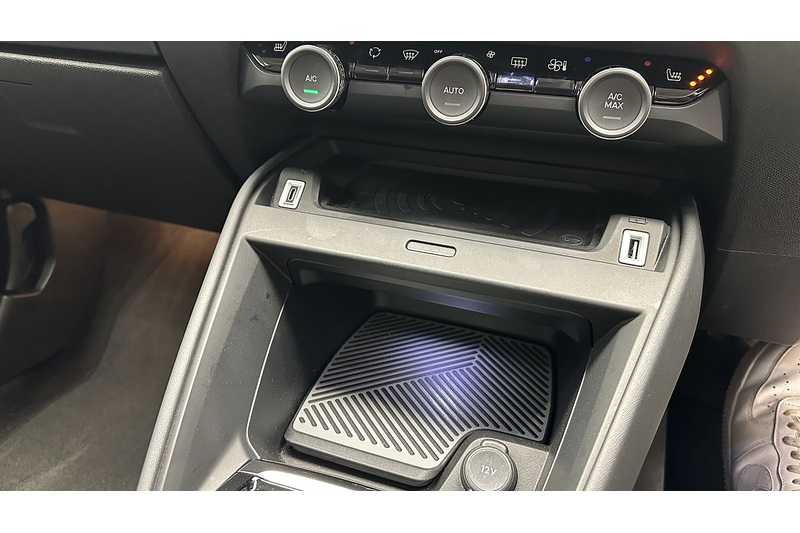 Citroen e-C4 Shine Plus - U2127