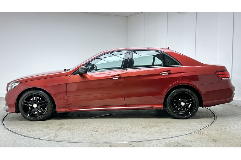 Mercedes-Benz E Class E220 BlueTEC AMG Night Edition - U2140