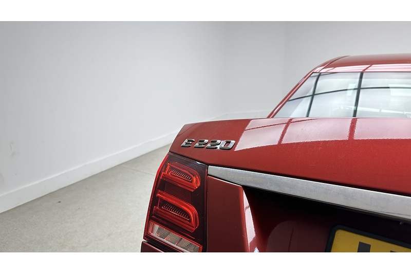 Mercedes-Benz E Class E220 BlueTEC AMG Night Edition - U2140