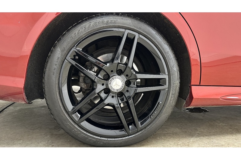 Mercedes-Benz E Class E220 BlueTEC AMG Night Edition - U2140