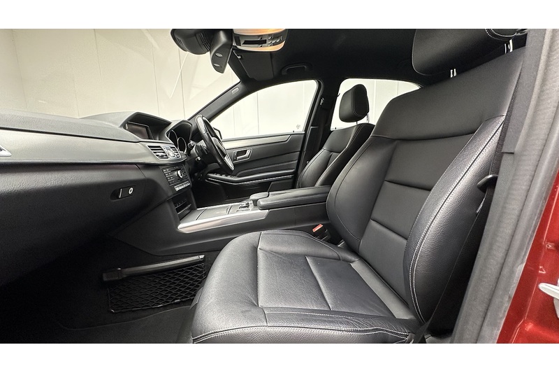 Mercedes-Benz E Class E220 BlueTEC AMG Night Edition - U2140