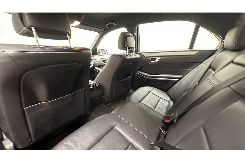 Mercedes-Benz E Class E220 BlueTEC AMG Night Edition - U2140