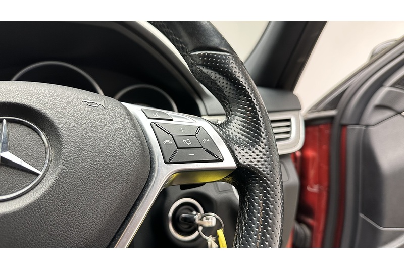 Mercedes-Benz E Class E220 BlueTEC AMG Night Edition - U2140