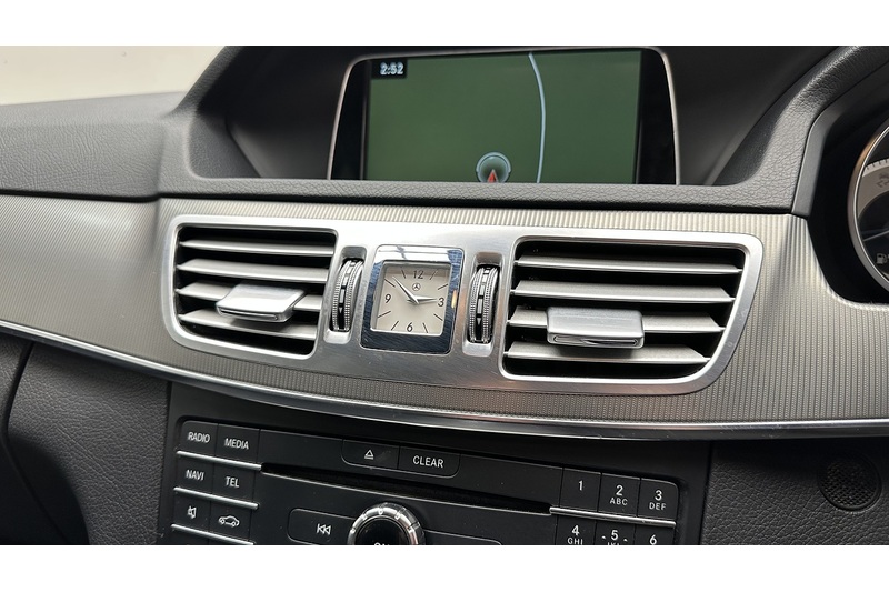 Mercedes-Benz E Class E220 BlueTEC AMG Night Edition - U2140