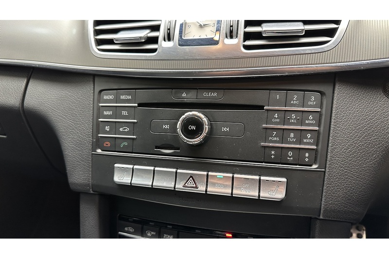 Mercedes-Benz E Class E220 BlueTEC AMG Night Edition - U2140