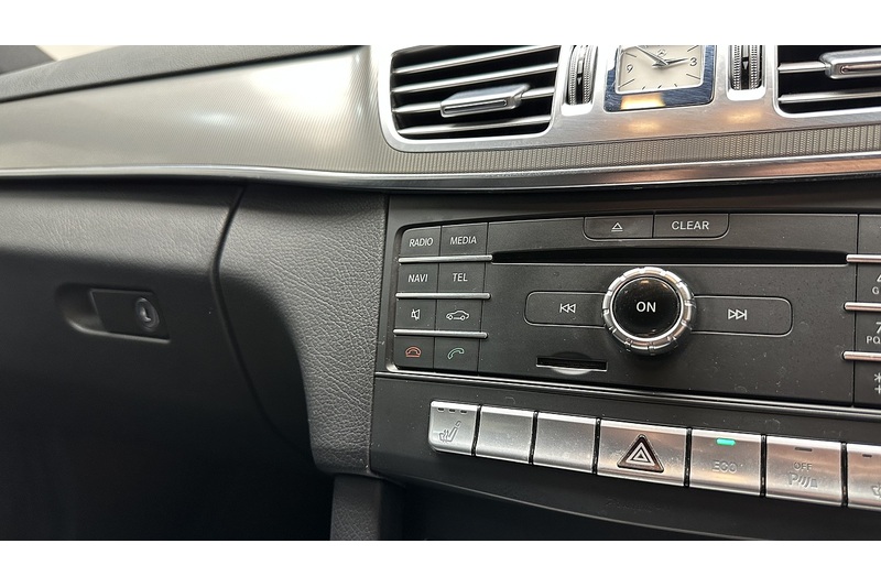 Mercedes-Benz E Class E220 BlueTEC AMG Night Edition - U2140