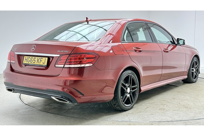 Mercedes-Benz E Class E220 BlueTEC AMG Night Edition - U2140